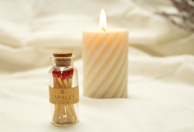 Zápalky ve skleněné lahvičce
