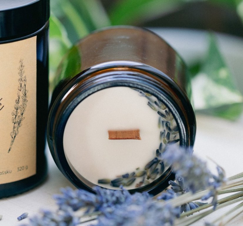 Levandulová - sójová svíčka v hnědém skle (120 ml) - velikost: 120 ml, Druh knotu: dřevěný knot